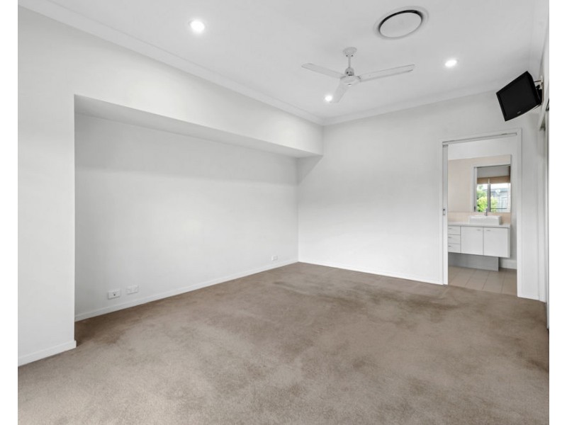29 Brook Street, Wakerley QLD 4154