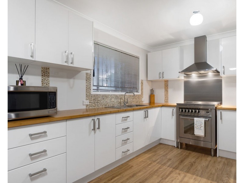 15 Caloundra Street, Manly West QLD 4179