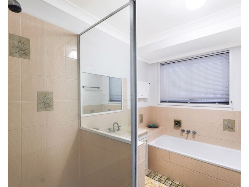 15 Caloundra Street, Manly West QLD 4179
