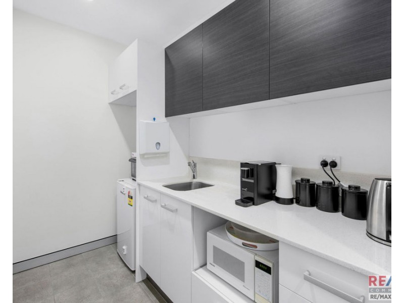 207 Logan Road, Woolloongabba QLD 4102