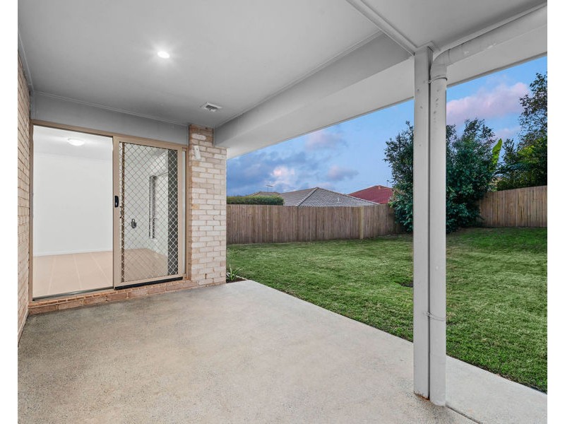 37 Sunrise Crescent, Regents Park QLD 4118