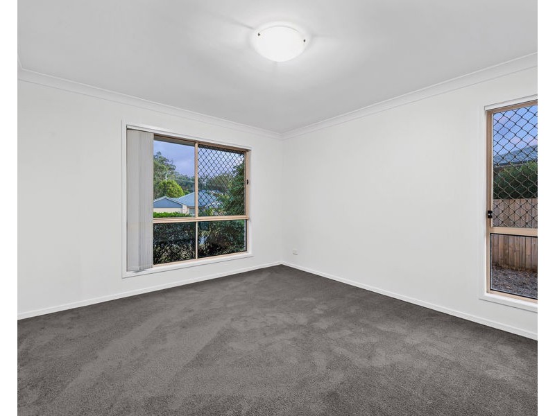 37 Sunrise Crescent, Regents Park QLD 4118