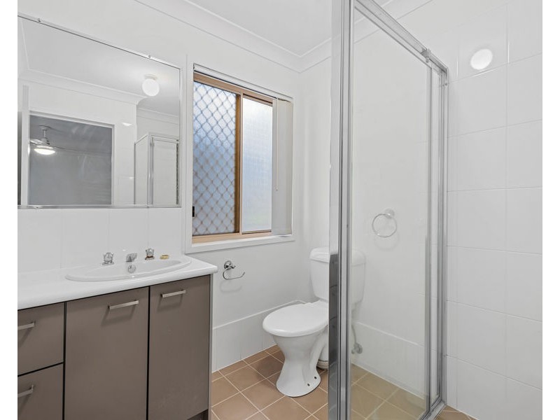 37 Sunrise Crescent, Regents Park QLD 4118