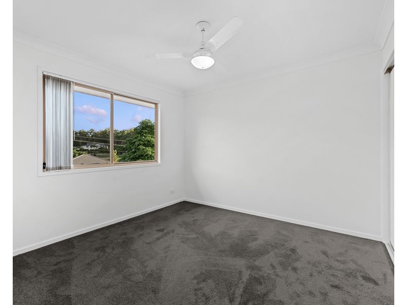 37 Sunrise Crescent, Regents Park QLD 4118