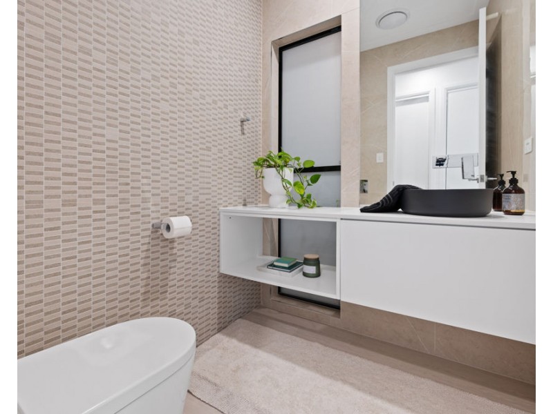 15a Holyoake Drive, Daisy Hill QLD 4127