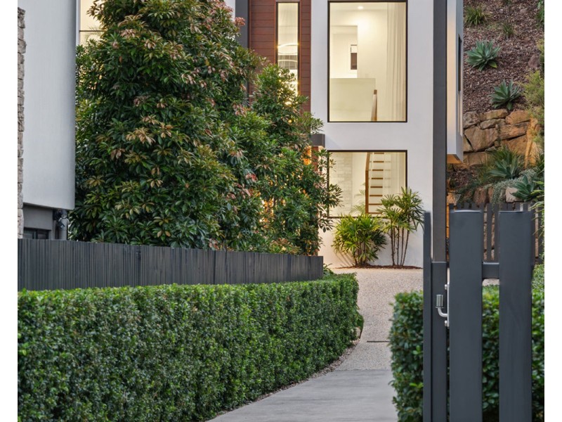 15a Holyoake Drive, Daisy Hill QLD 4127