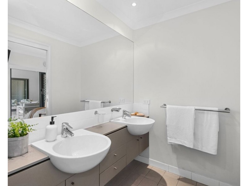 8/82 Bay Terrace, Wynnum QLD 4178