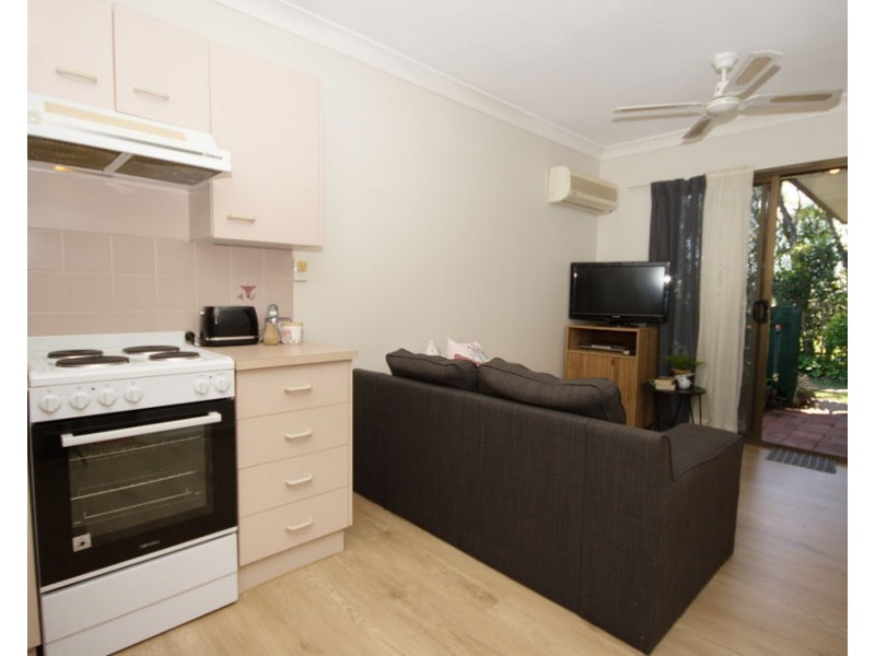 64/15 Carmichael Court, Wynnum West QLD 4178