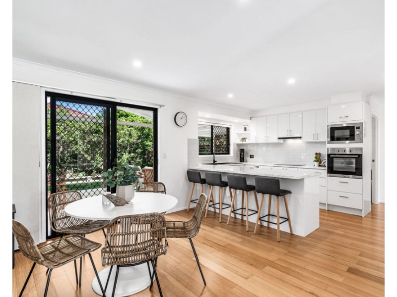 5 Janine Street, Wynnum West QLD 4178