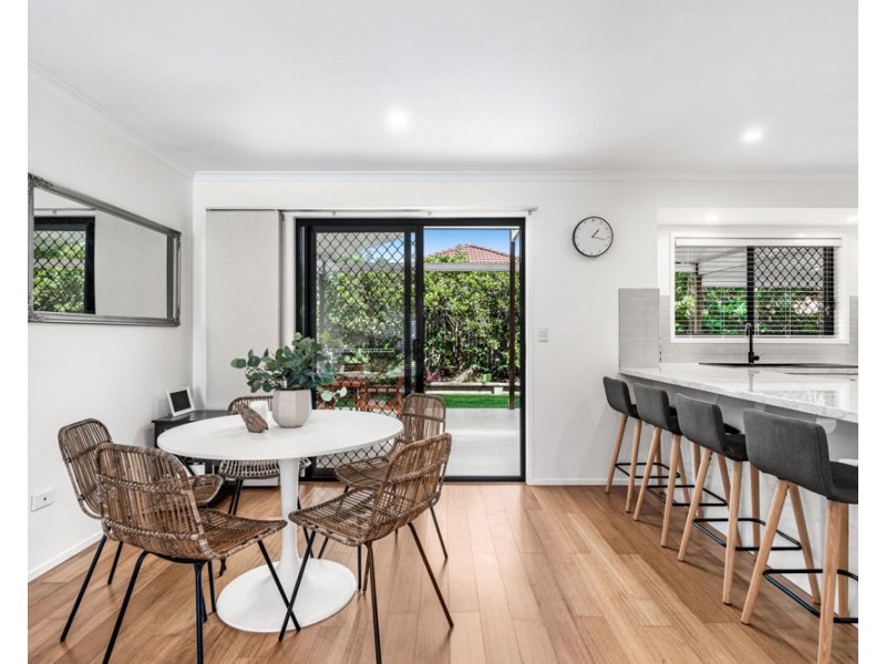 5 Janine Street, Wynnum West QLD 4178