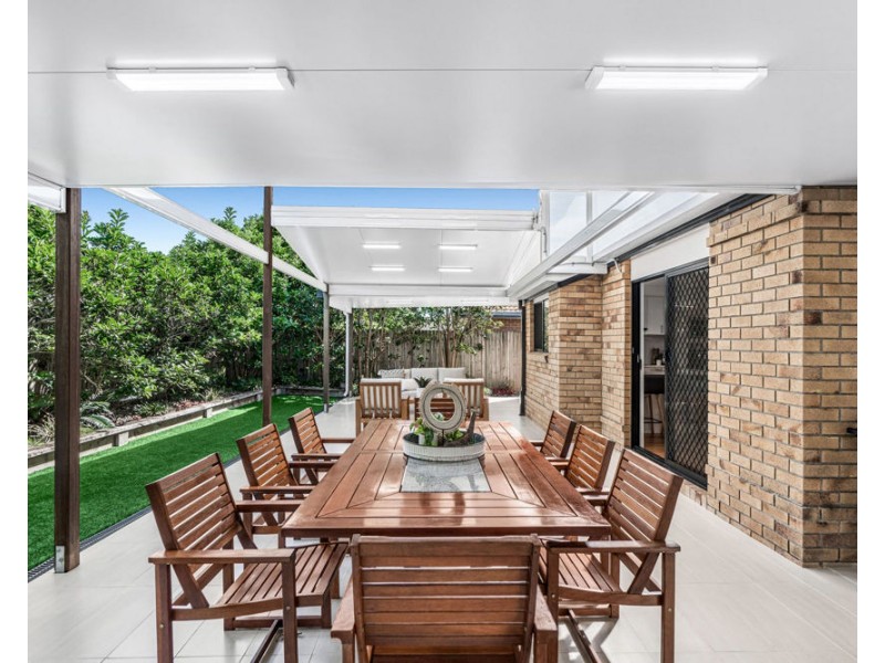 5 Janine Street, Wynnum West QLD 4178