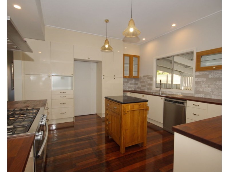 17 Joffre Street, Wynnum QLD 4178