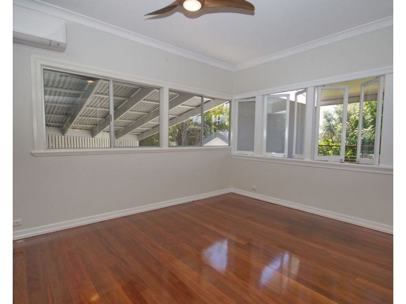 17 Joffre Street, Wynnum QLD 4178