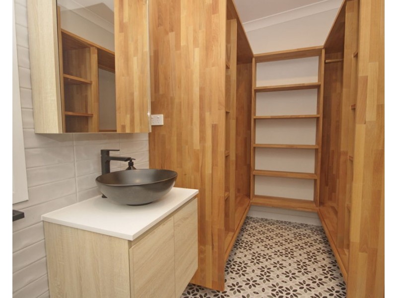 17 Joffre Street, Wynnum QLD 4178