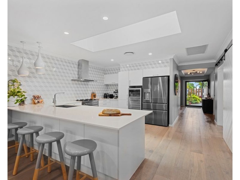 28 Fennessy Close, Wakerley QLD 4154