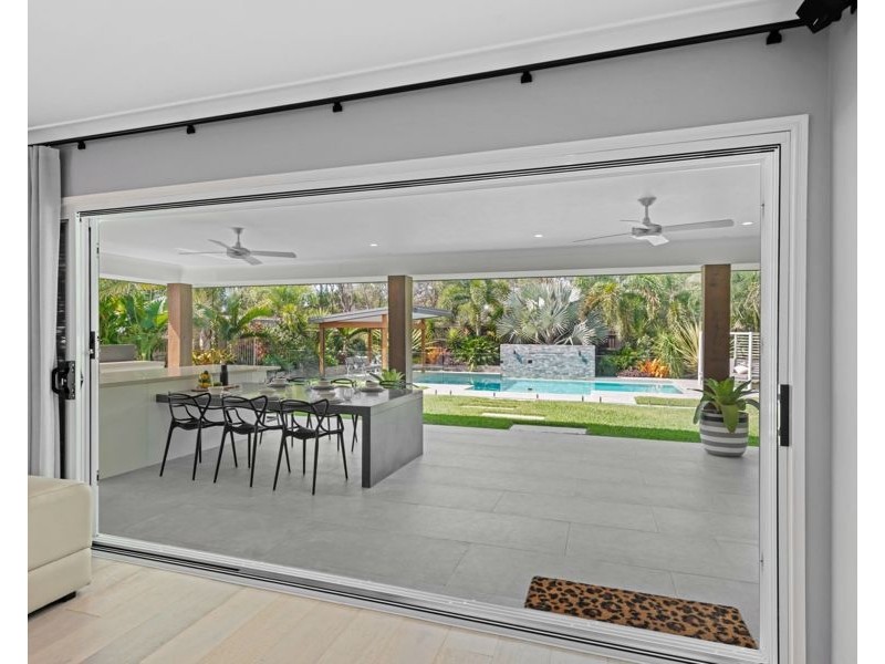 28 Fennessy Close, Wakerley QLD 4154