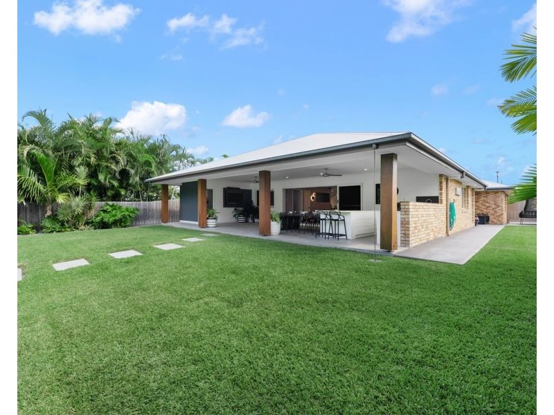 28 Fennessy Close, Wakerley QLD 4154