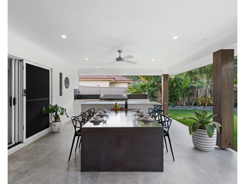 28 Fennessy Close, Wakerley QLD 4154