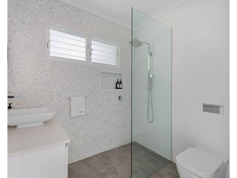 28 Fennessy Close, Wakerley QLD 4154