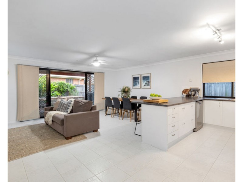 12 Friend Street, Wakerley QLD 4154