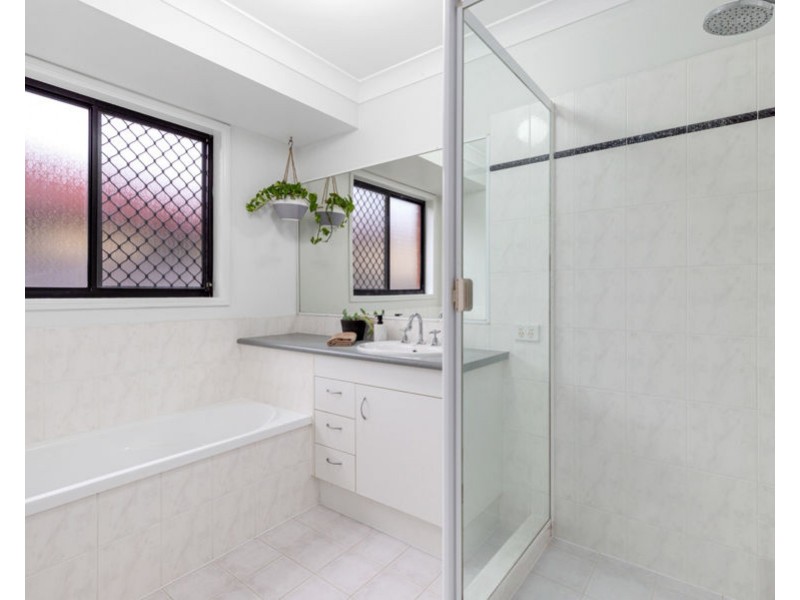 12 Friend Street, Wakerley QLD 4154