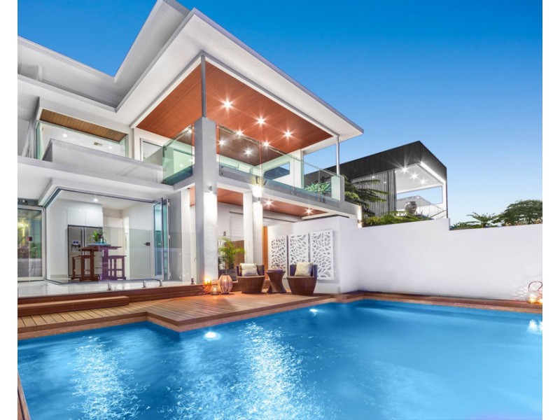 16 Adam Street, Wynnum QLD 4178