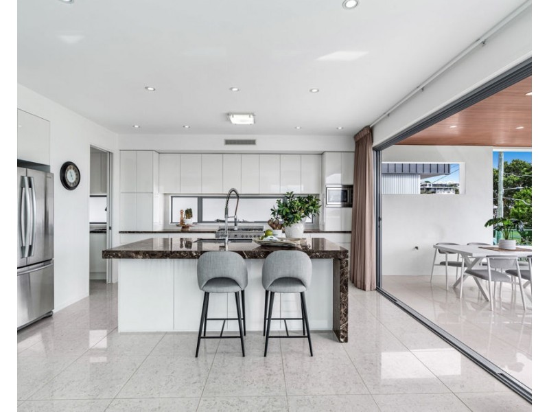 16 Adam Street, Wynnum QLD 4178