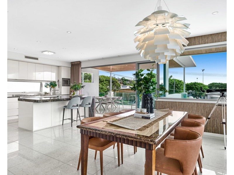 16 Adam Street, Wynnum QLD 4178