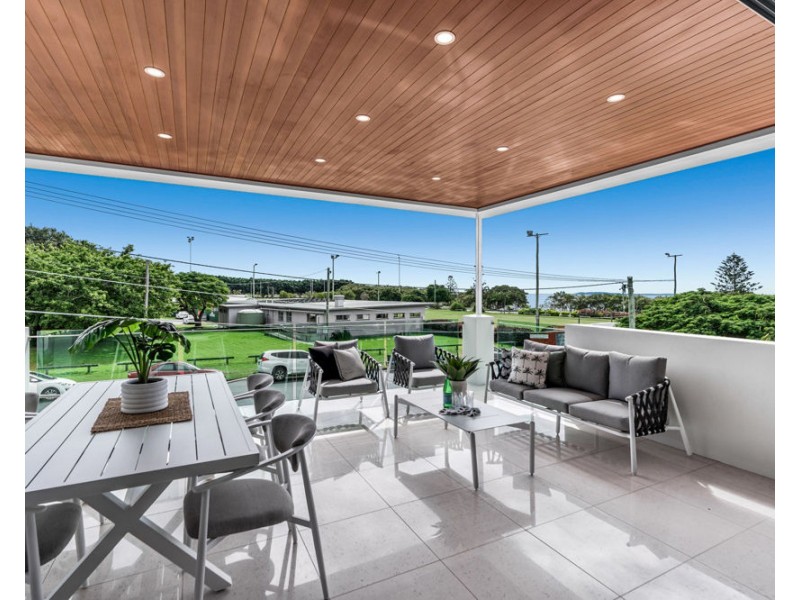 16 Adam Street, Wynnum QLD 4178