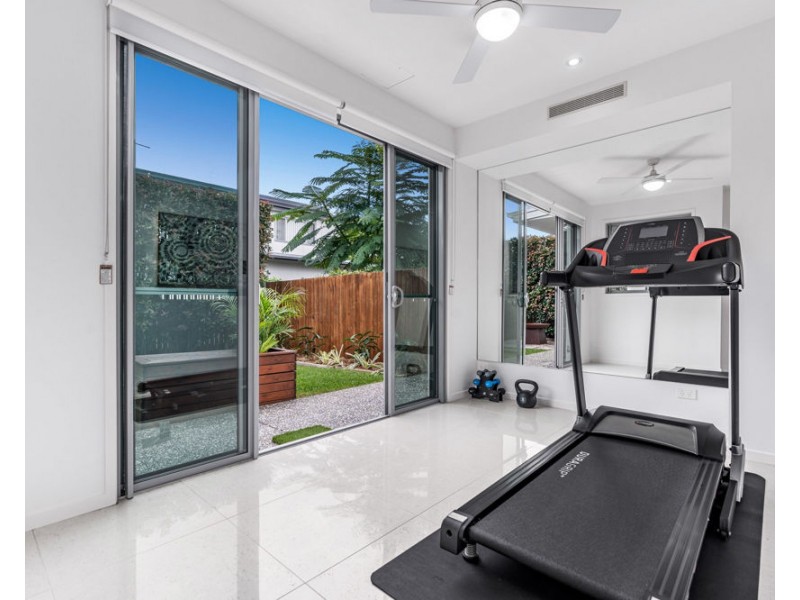 16 Adam Street, Wynnum QLD 4178