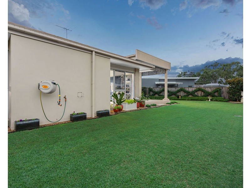 7 Franklin Street, Wakerley QLD 4154