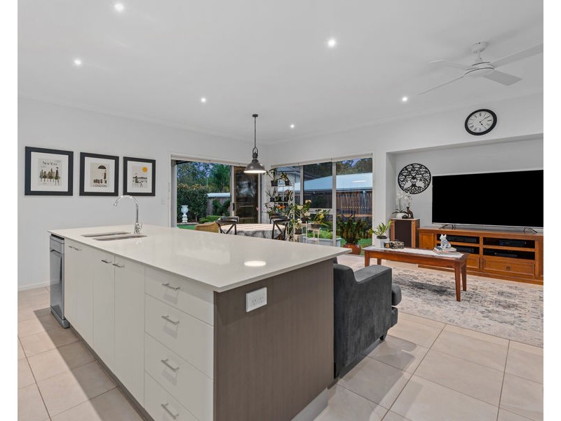 7 Franklin Street, Wakerley QLD 4154