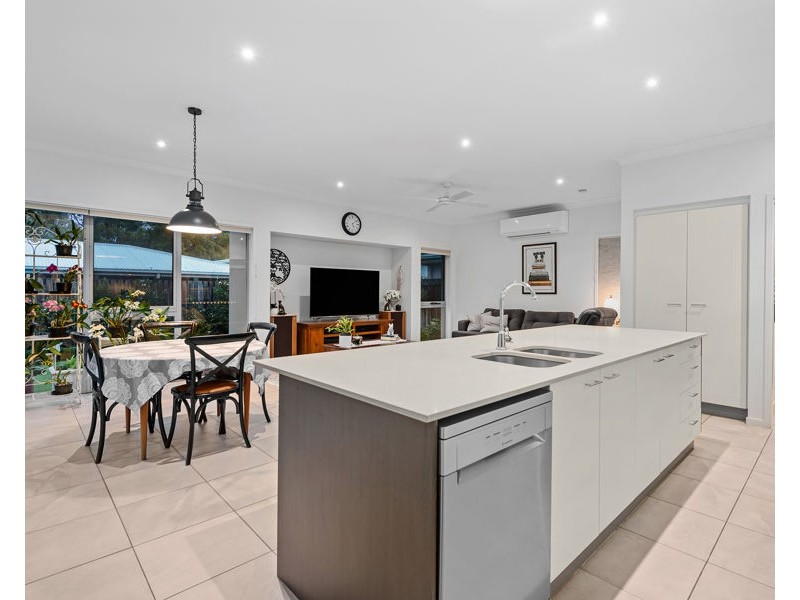 7 Franklin Street, Wakerley QLD 4154