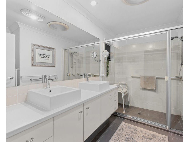 7 Franklin Street, Wakerley QLD 4154