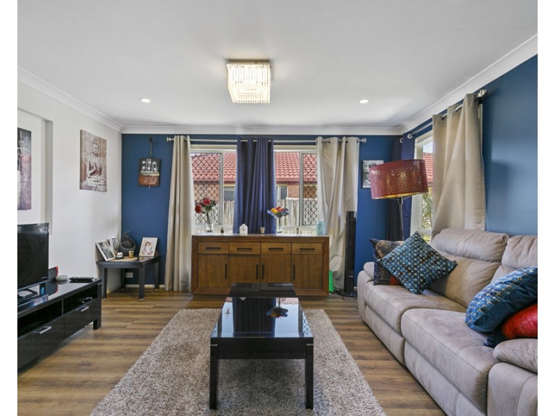 17 Friend Street, Wakerley QLD 4154
