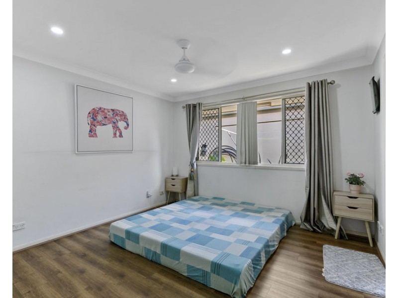 17 Friend Street, Wakerley QLD 4154
