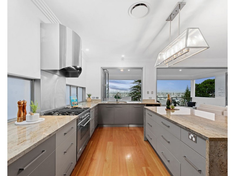 479 Royal Esplanade, Manly QLD 4179