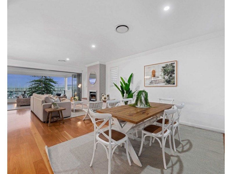 479 Royal Esplanade, Manly QLD 4179