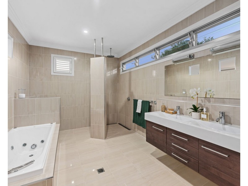 479 Royal Esplanade, Manly QLD 4179