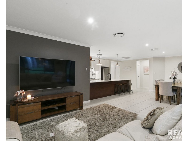 27 Bridgewater Place, Lota QLD 4179