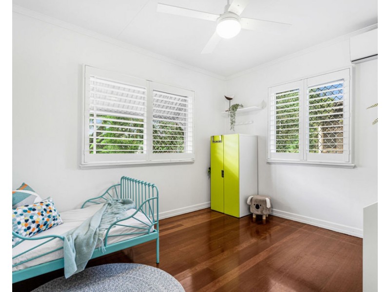 69 Greta Street, Manly West QLD 4179