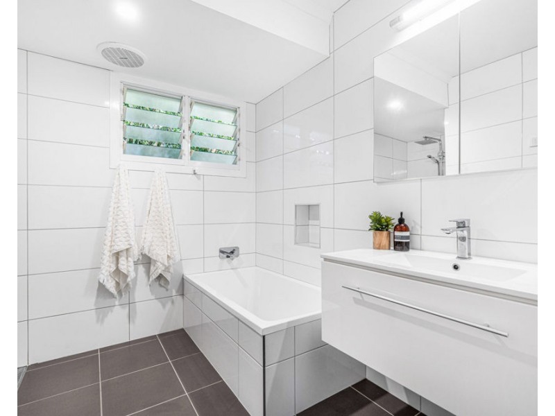 69 Greta Street, Manly West QLD 4179