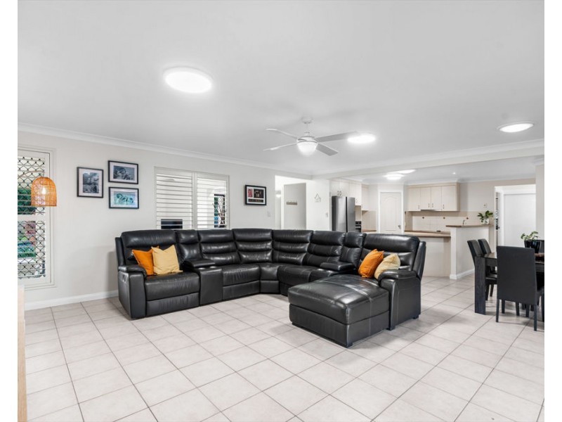 16 Pandorea Street, Wynnum West QLD 4178