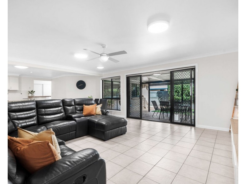 16 Pandorea Street, Wynnum West QLD 4178