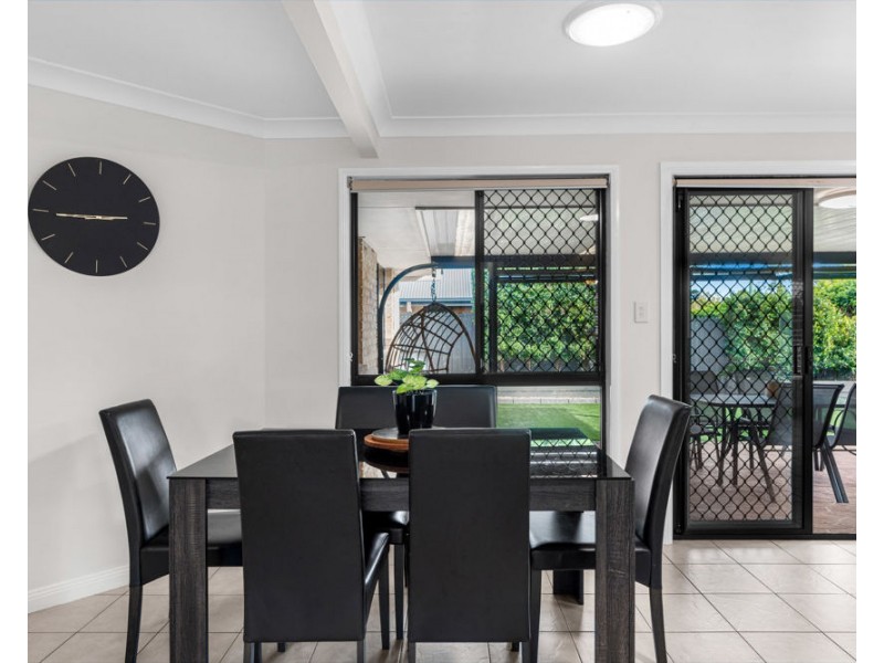 16 Pandorea Street, Wynnum West QLD 4178