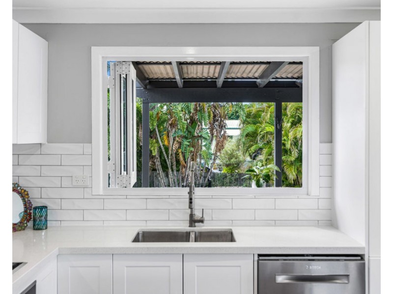 15 Kenmar Street, Wynnum West QLD 4178