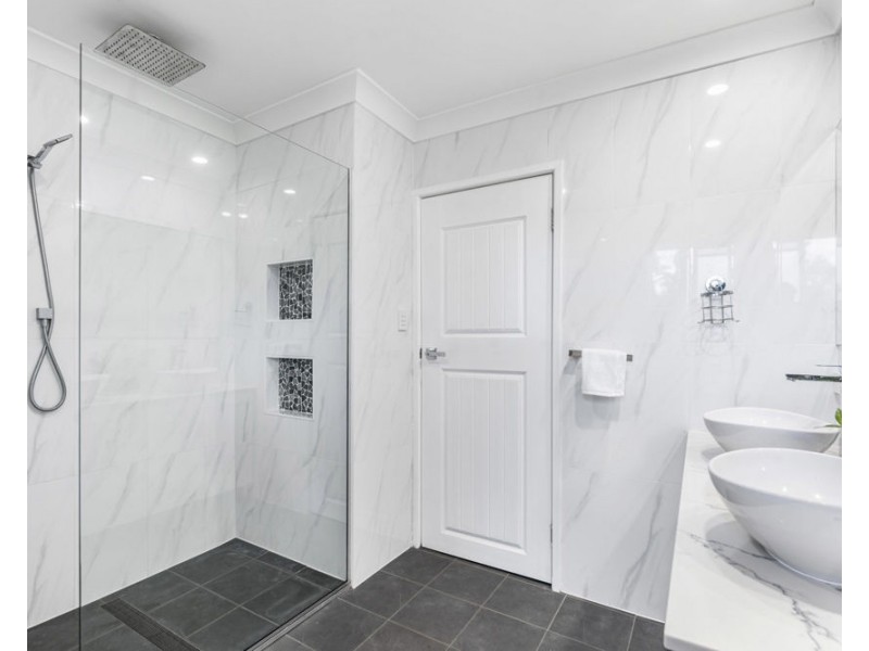 15 Kenmar Street, Wynnum West QLD 4178