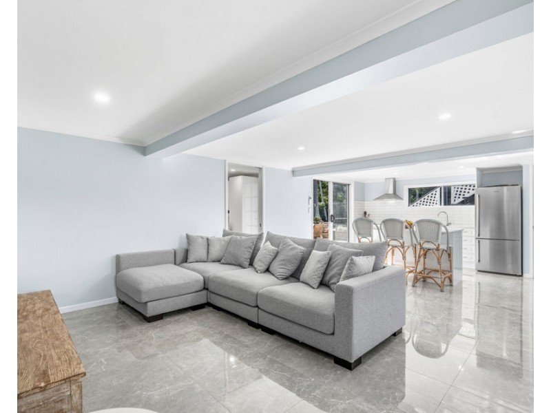 15 Kenmar Street, Wynnum West QLD 4178