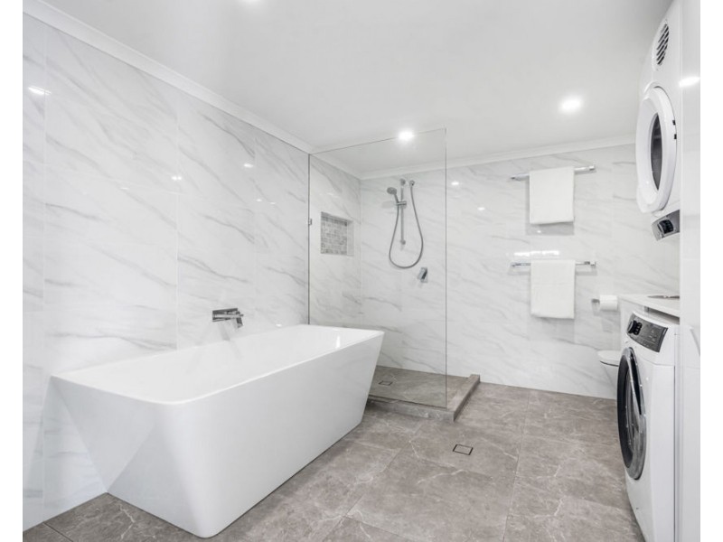 15 Kenmar Street, Wynnum West QLD 4178