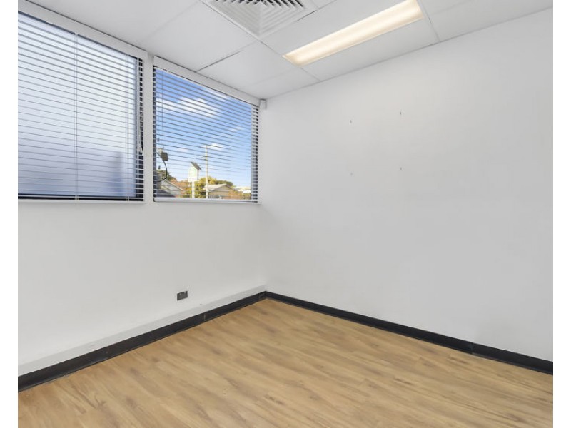 73 Clara Street, Wynnum QLD 4178